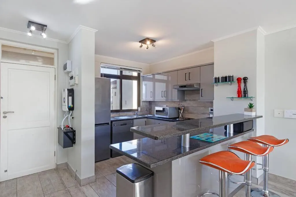 Apartment Resort Style Penthouse - Backup Power Cape Town