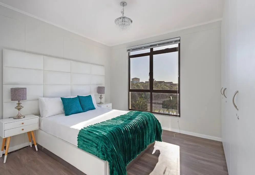 Apartment Resort Style Penthouse - Backup Power Cape Town South Africa