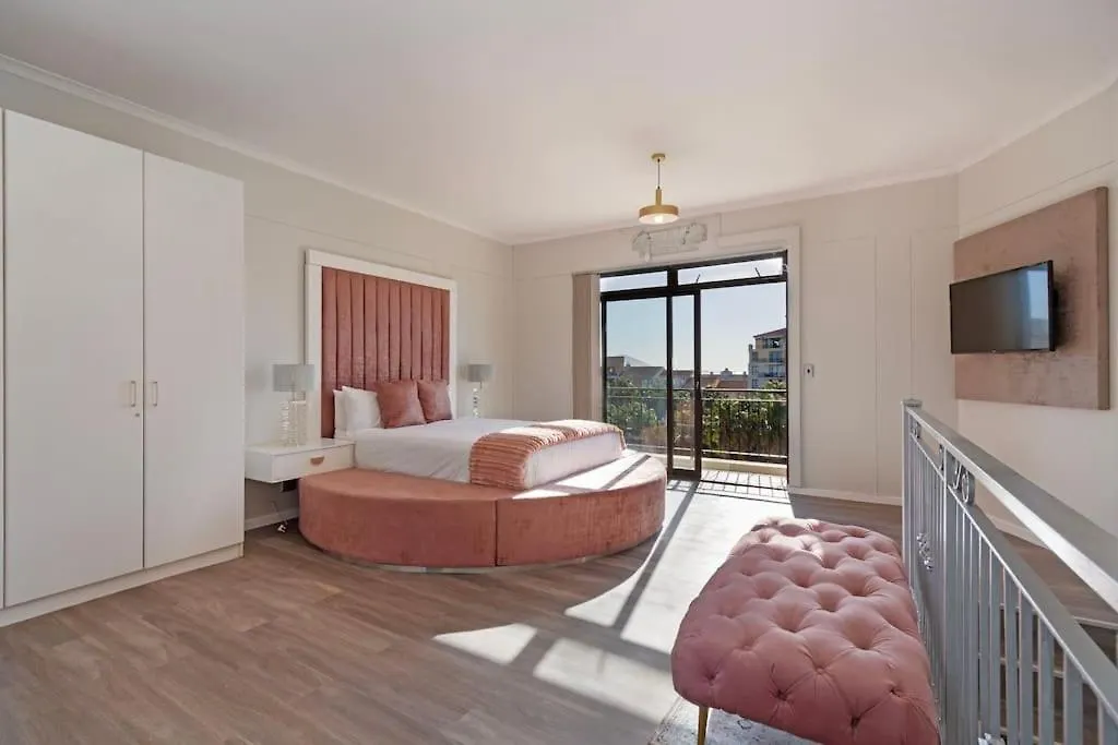 Resort Style Penthouse - Backup Power Cape Town 0*,  South Africa
