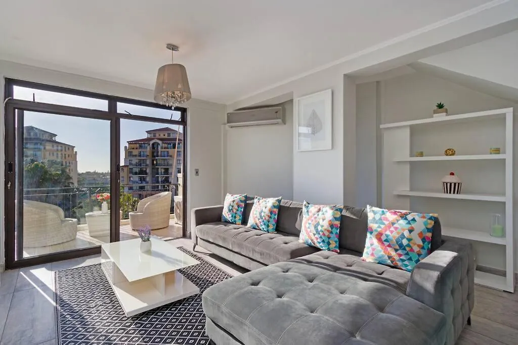 Resort Style Penthouse - Backup Power Le Cap