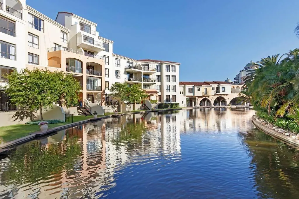 Apartment Resort Style Penthouse - Backup Power Cape Town