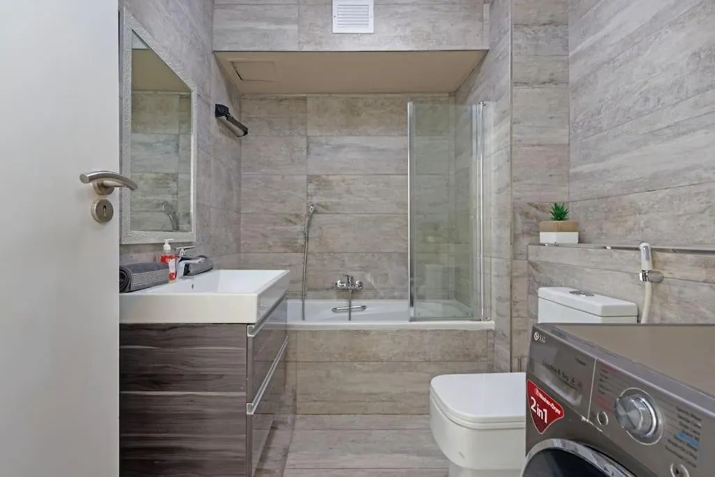 Resort Style Penthouse - Backup Power Cape Town Apartment